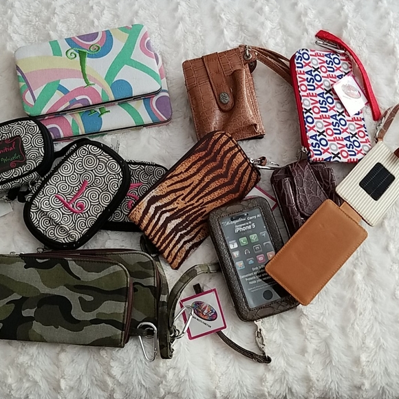 TWELVE OR MORE Resellers Bundle Wristlets and Wallets - Picture 10 of 11